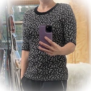 💕Black & White Tahari Knit Top Half Sleeve💕